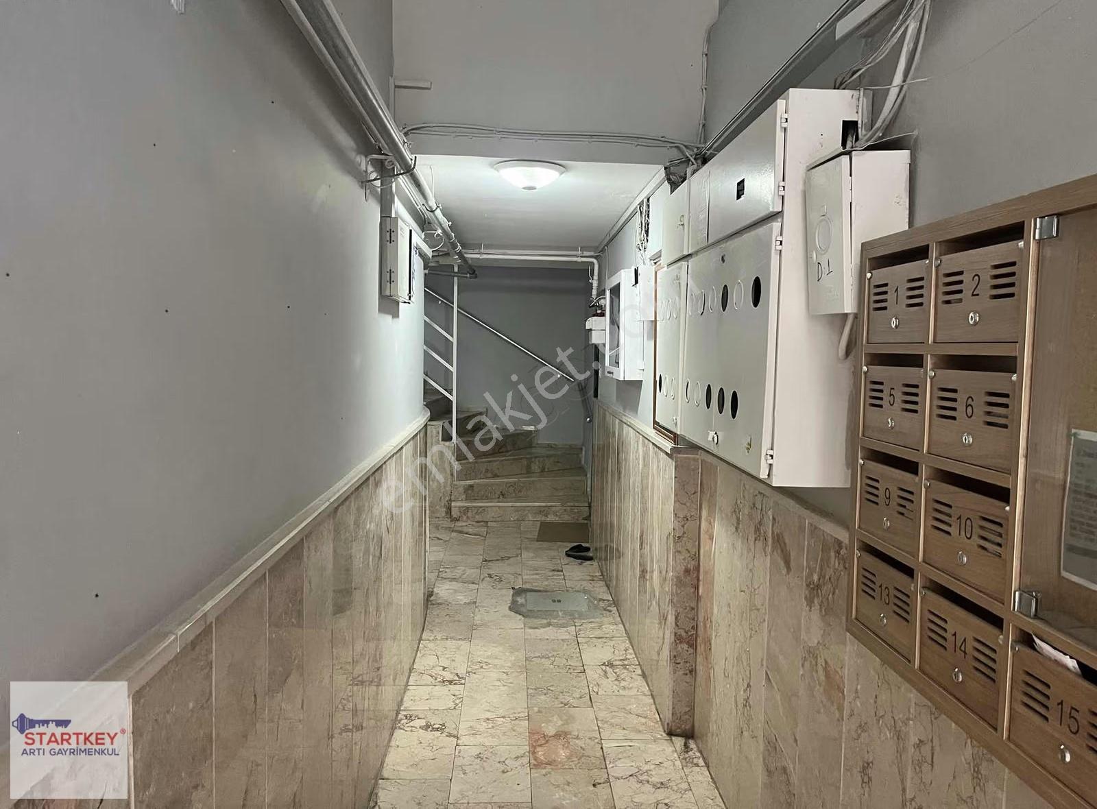 Karşıyaka Aksoyda Tadilatlı Denize Çok Yakın Satılık 2+1 Daire - Görsel 13