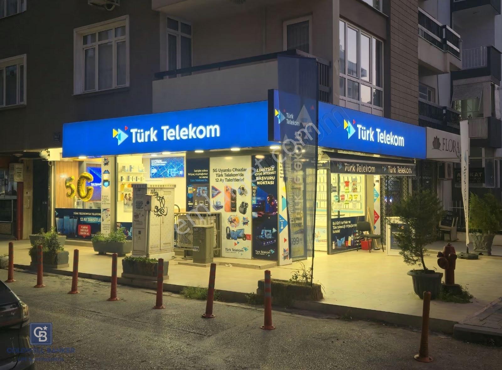 İnönü Caddesinde Devren Köşe Mağaza