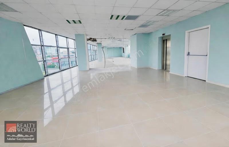 Maltepe Bağlarbaşında Tabela Değeri Yüksek 300m2 Kat Ofisi - Görsel 2