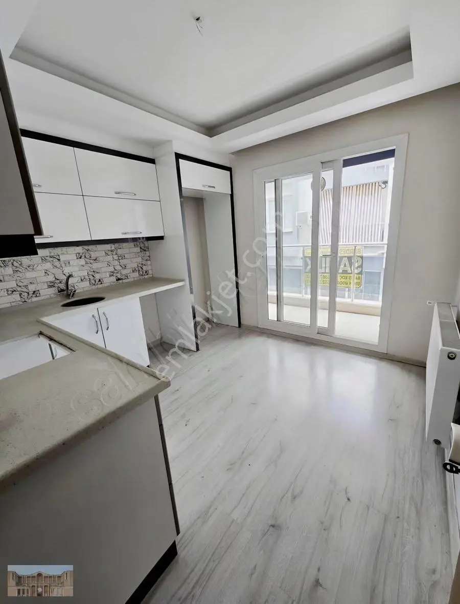 Satılık Cumhuriyette 2+1 135 M2 Doğalgazlı Geniş Teraslı Daire - Görsel 4