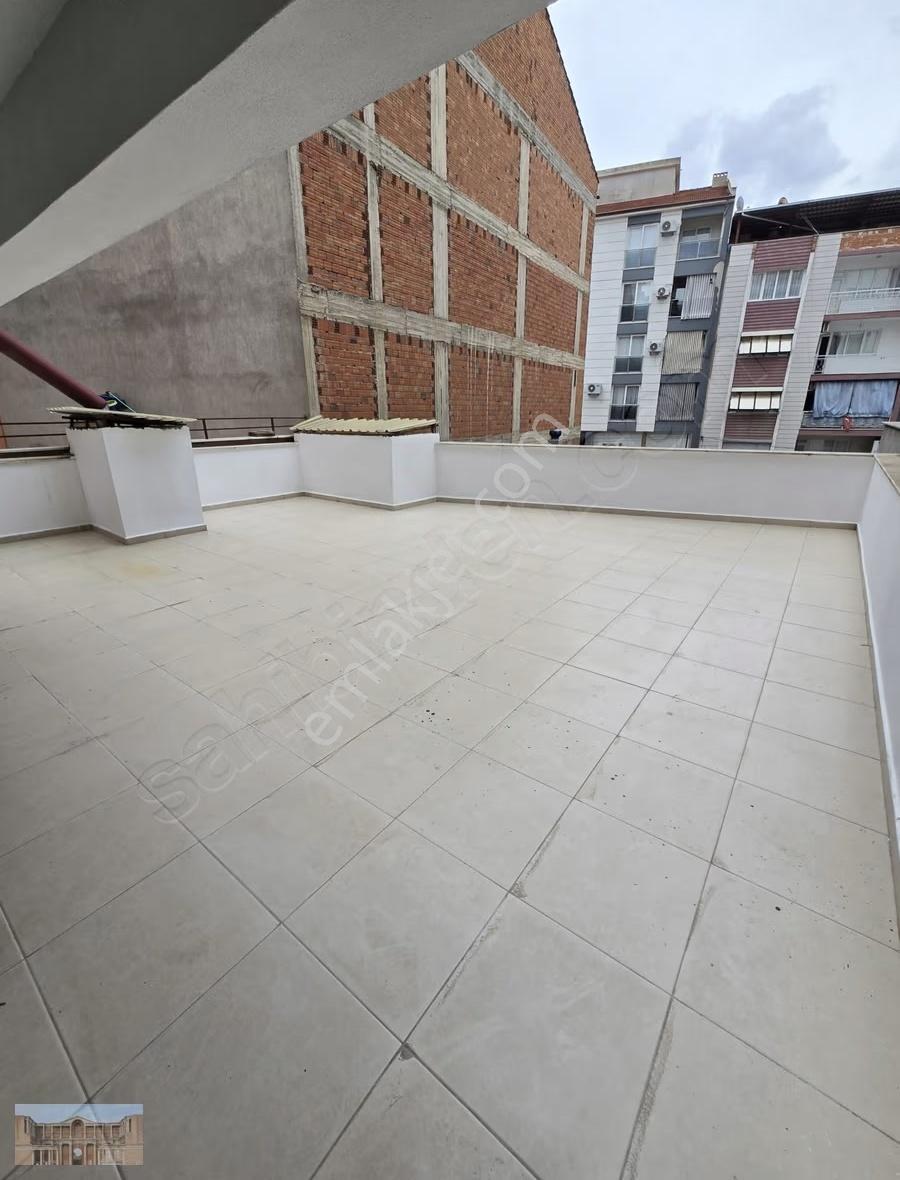 Satılık Cumhuriyette 2+1 135 M2 Doğalgazlı Geniş Teraslı Daire - Görsel 12