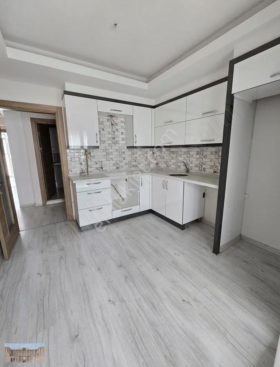 Satılık Cumhuriyette 2+1 135 M2 Doğalgazlı Geniş Teraslı Daire - Görsel 3