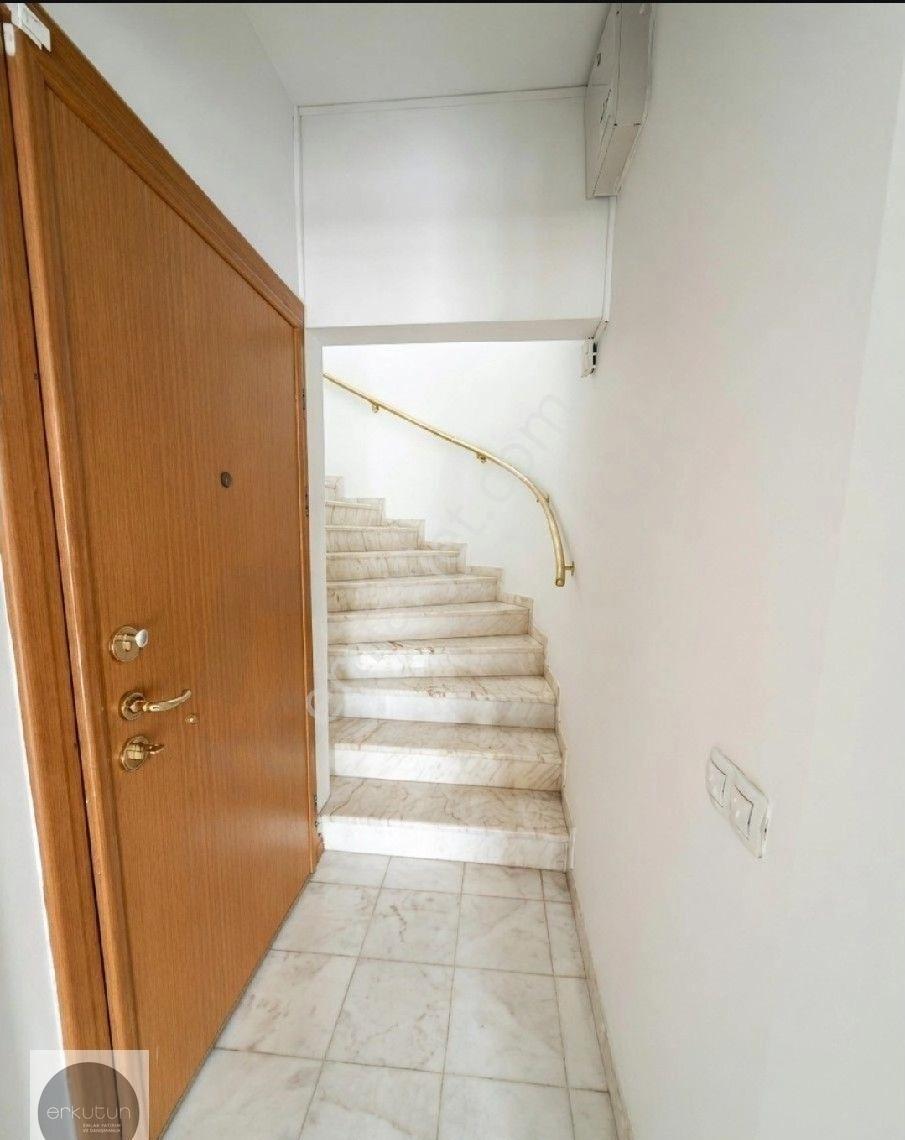 Nişantaşı Hüsrevgerede Cad. Başlangıcında Yüksek Çatı Dubleks 5+2 Kıralık Daire - Görsel 17