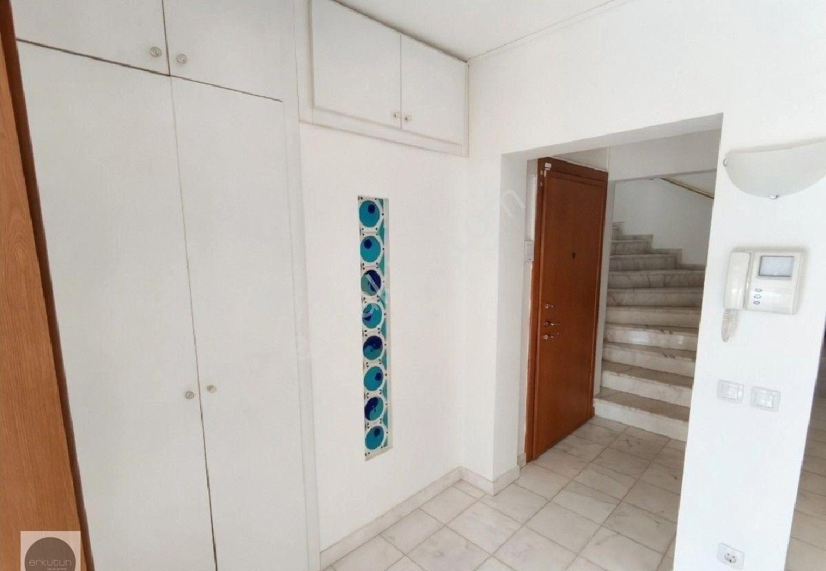 Nişantaşı Hüsrevgerede Cad. Başlangıcında Yüksek Çatı Dubleks 5+2 Kıralık Daire - Görsel 5