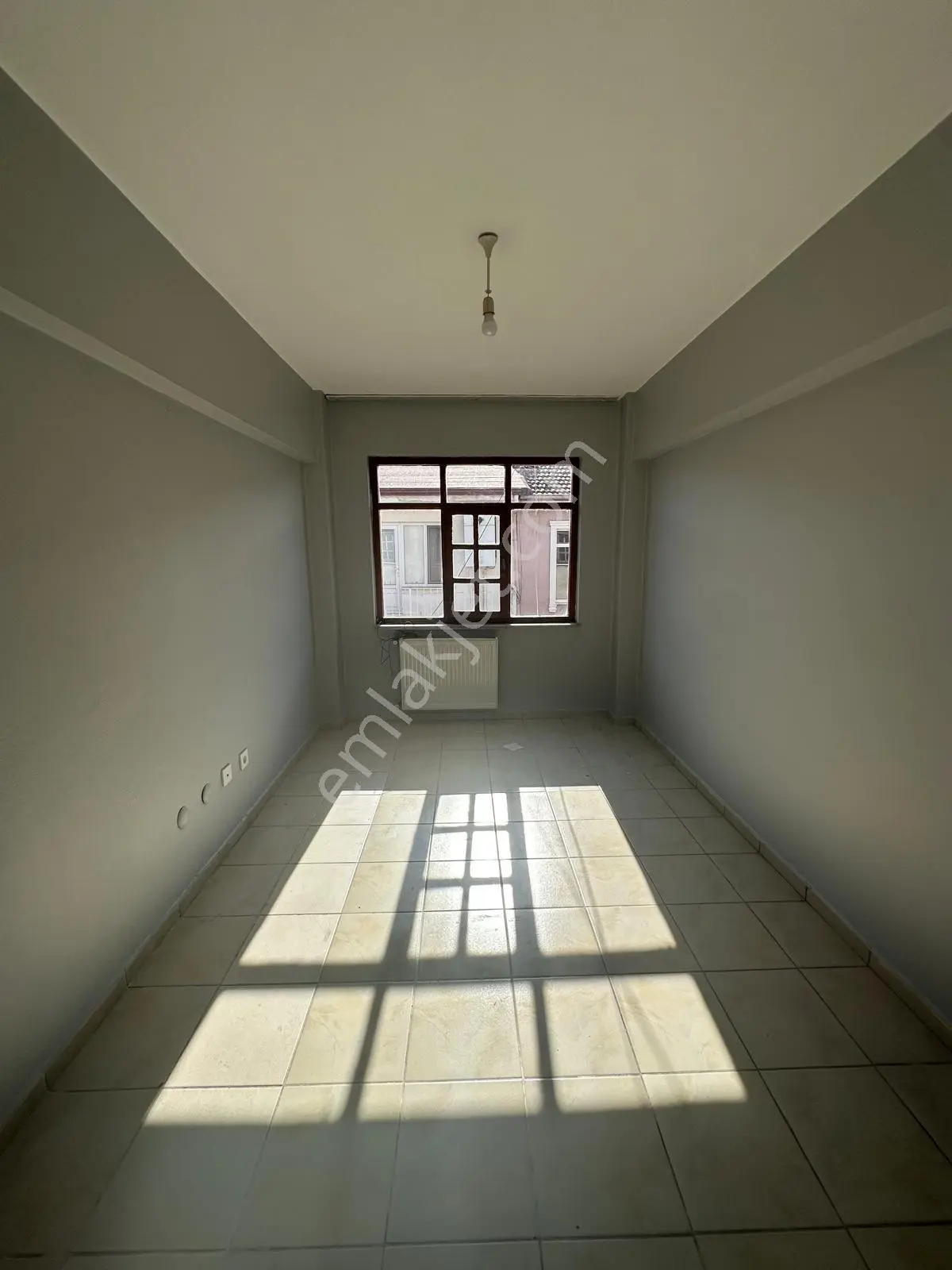 Deniz'den Çarşı Merkezde 5+1 Kiralık Ofis