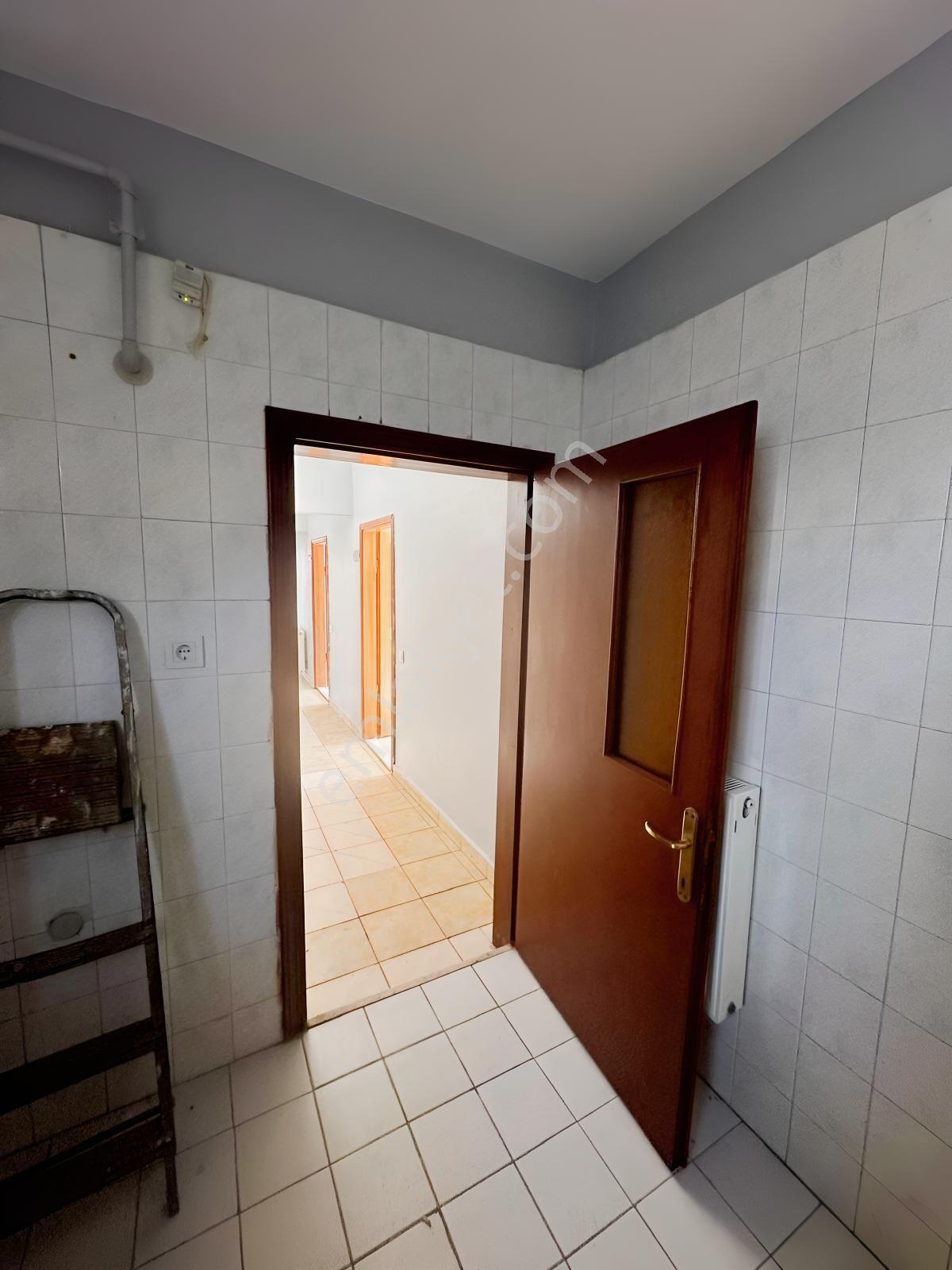 Deniz'den Çarşı Merkezde 5+1 Kiralık Ofis - Görsel 4