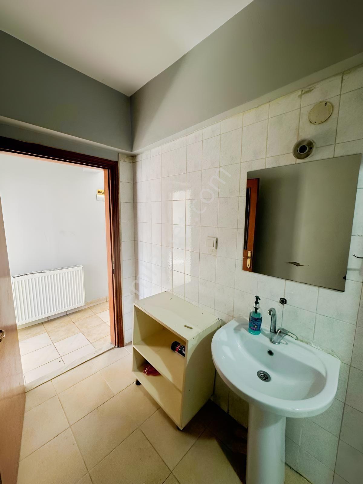 Deniz'den Çarşı Merkezde 5+1 Kiralık Ofis - Görsel 25