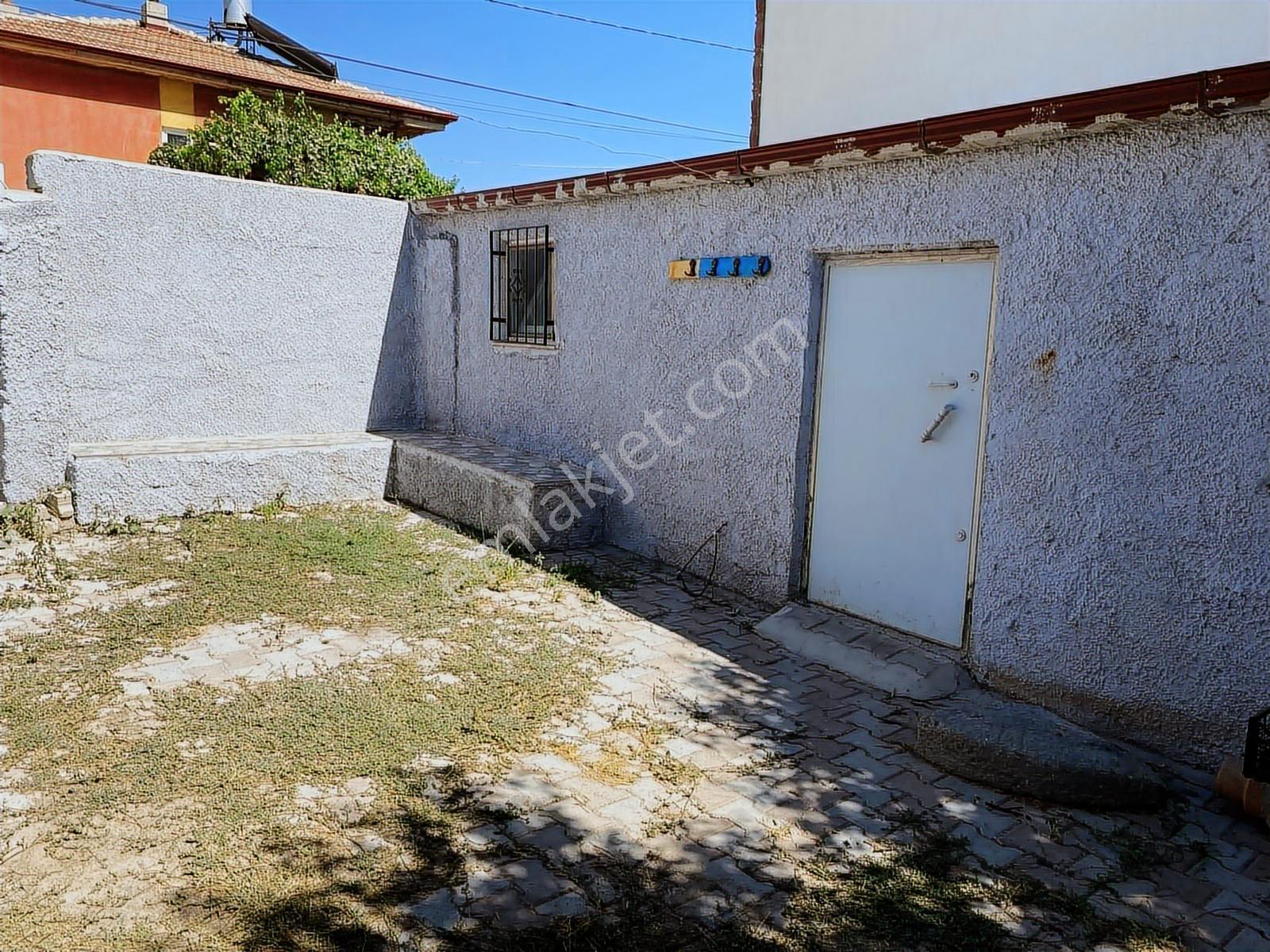 Sazlıcada Bakımlı Doğalgazlı Satılık Bahçeli Ev - Görsel 18