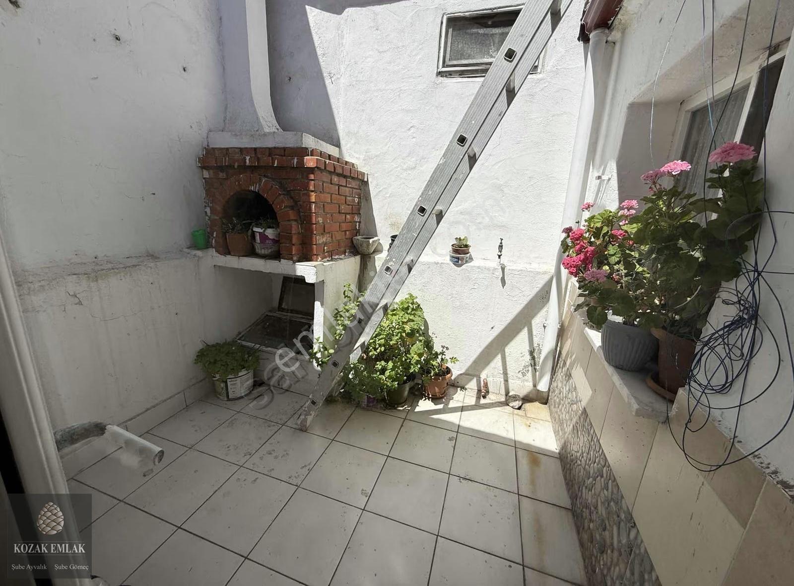 Ayvalık Merkezde Satılık Caddeye Yakın Müstakil Ev - Görsel 15