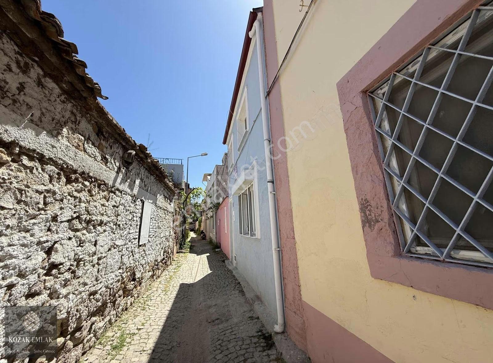 Ayvalık Merkezde Satılık Caddeye Yakın Müstakil Ev - Görsel 6