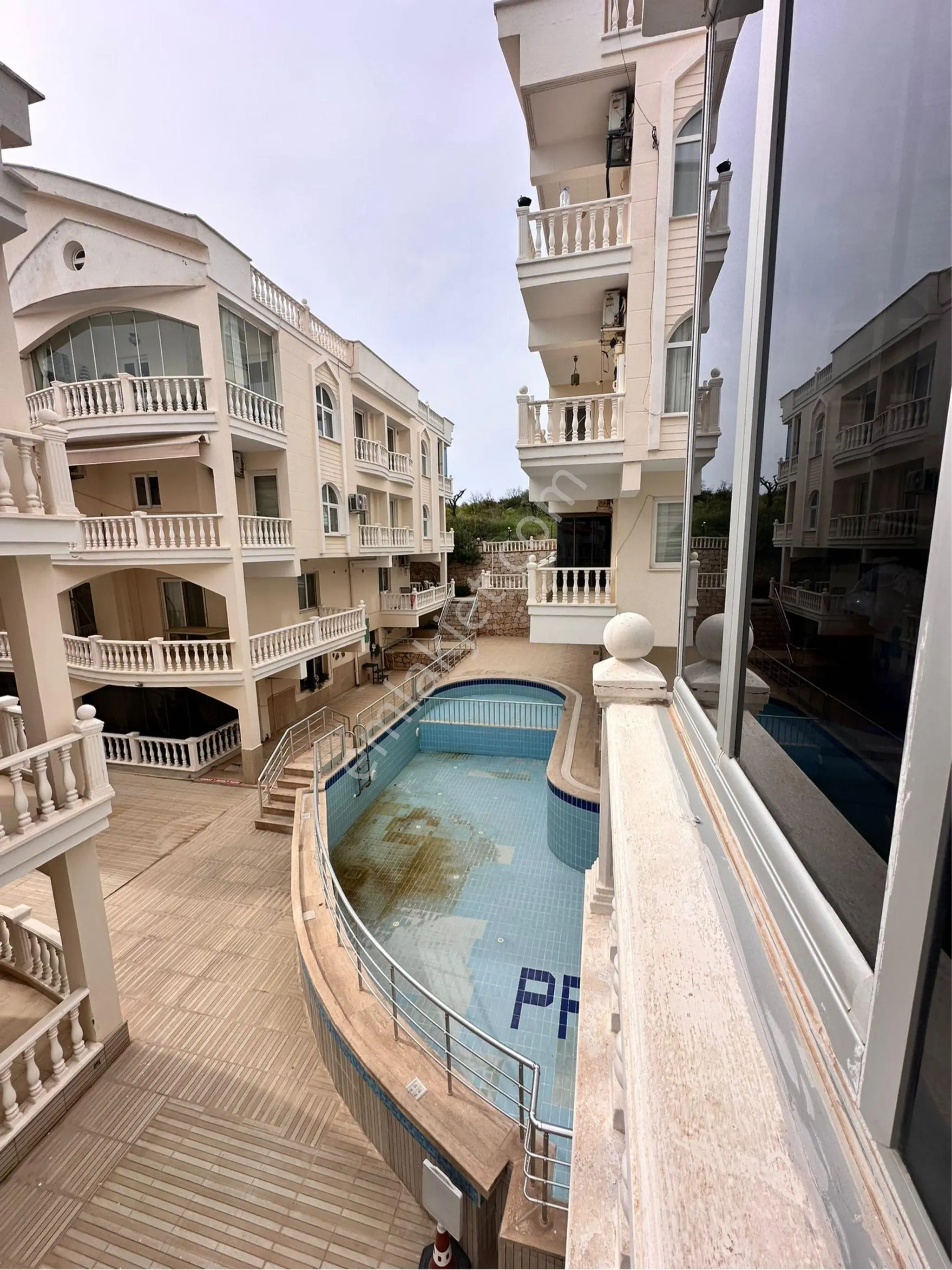 Didim Mavişehirde Havuzlu Asansörlü Güvenlikli Site İçerisinde 2+1 Daire - Görsel 2