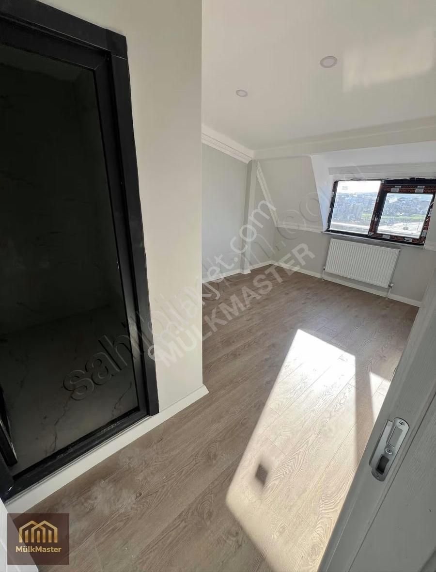 Taşoluk 3+1 Yüksek Çatı Katı Sıfır