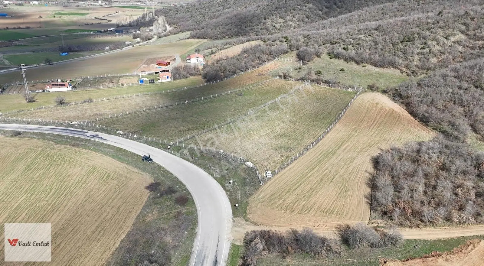 Çamağzı Köyü'nde Satılık 4010 M² Tarla | Vadi Emlak