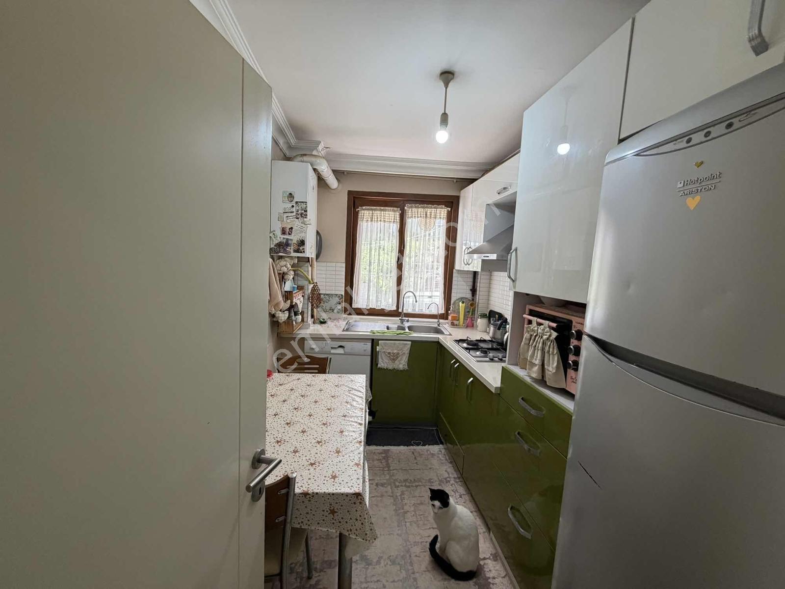 Kağıthane Hürriyet Mah Cad Üzerinde Otoparklı 2+1 Daire - Görsel 8
