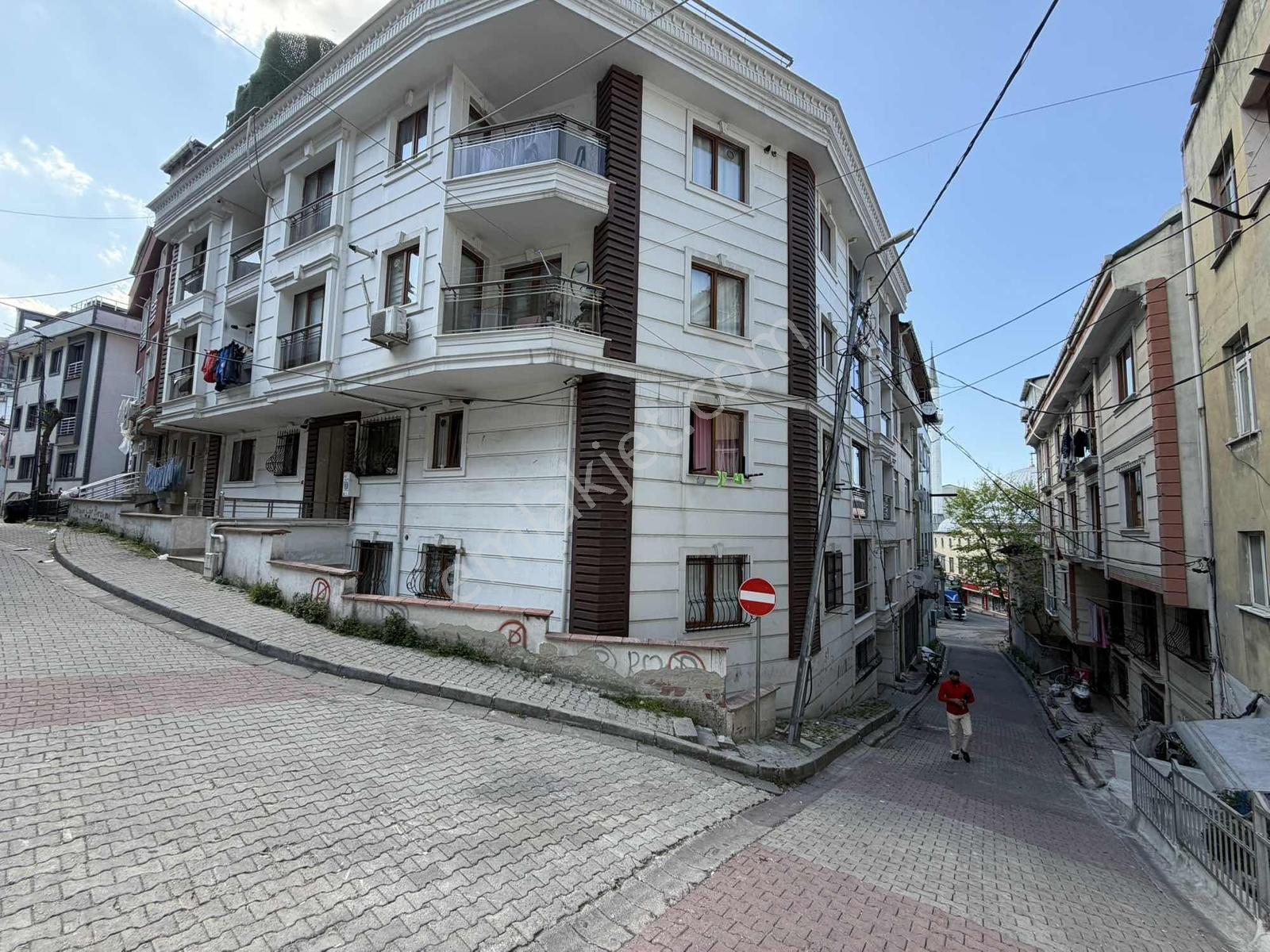 Kağıthane Hürriyet Mah Cad Üzerinde Otoparklı 2+1 Daire - Görsel 12