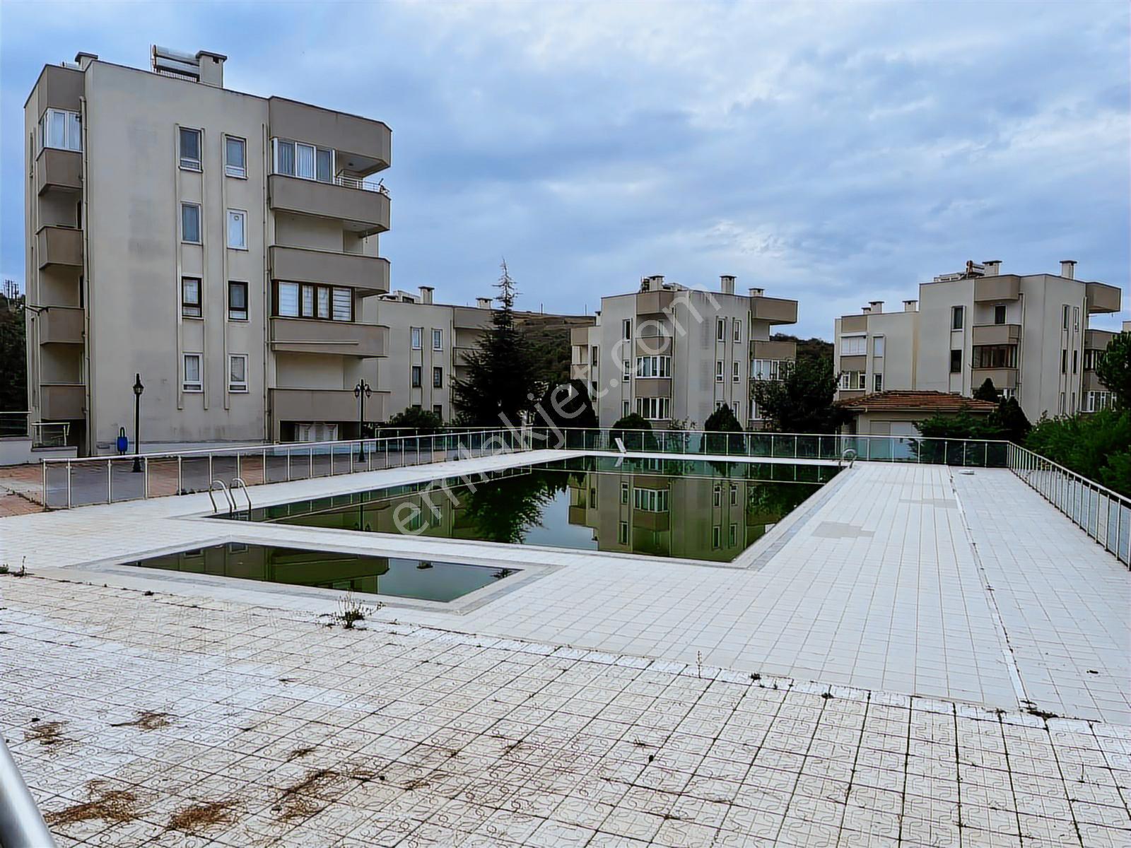 Sinerji'den Armutlu Da Havuzlu Site İçinde Eşyalı Satılık 3+1 - Görsel 15