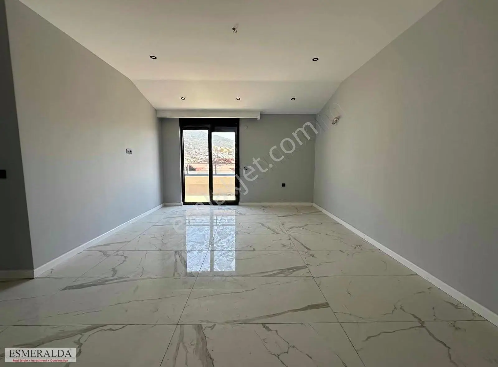 Alanya Güller Pınarı Mahallesi Plaza 'da Kiralık 3+1 Ofis - Görsel 2