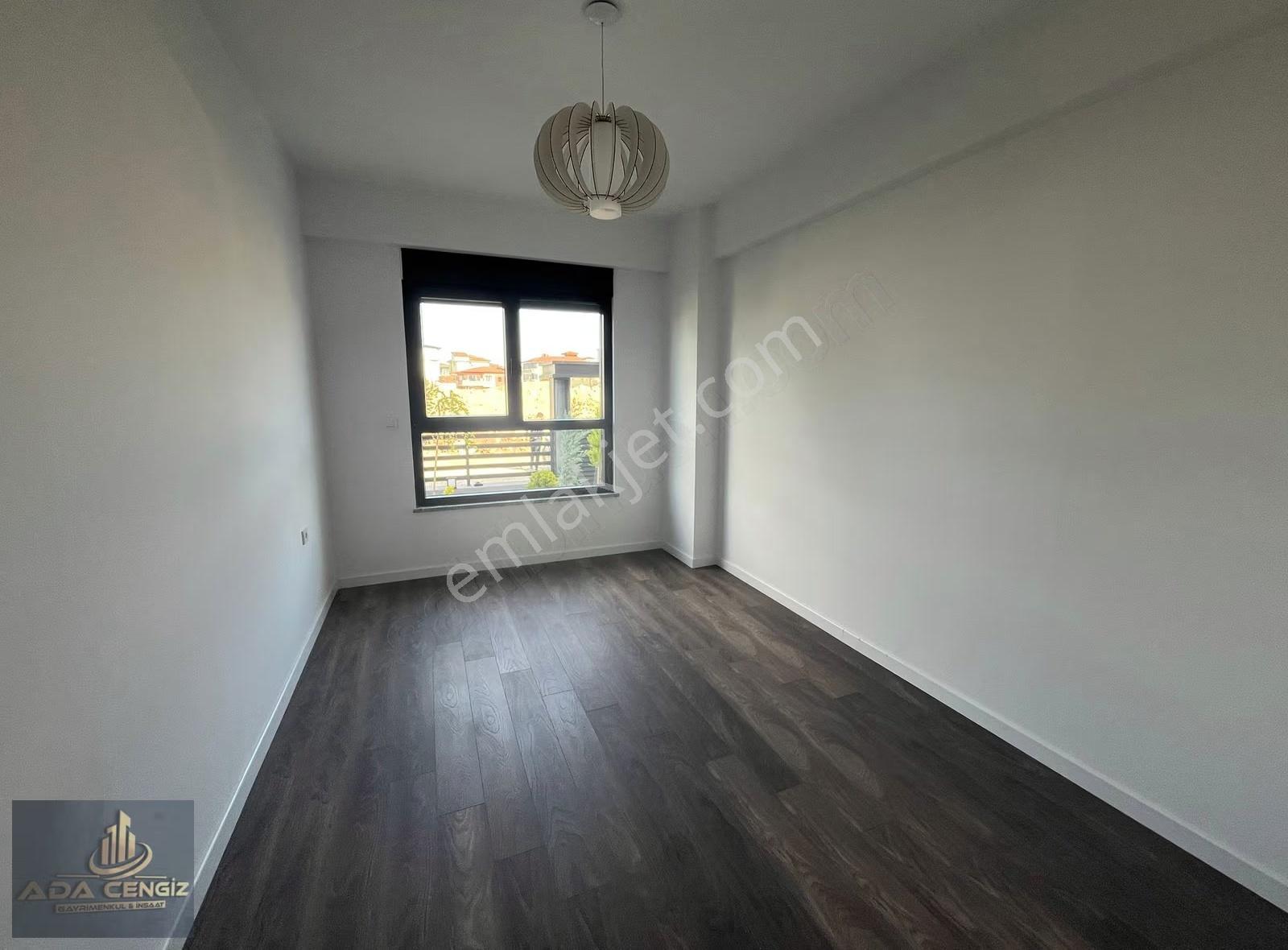 Adapazarı Tuzla Mah.3+1 135m2 Kapalı Otoparklı Ultra Geniş Daire - Görsel 4