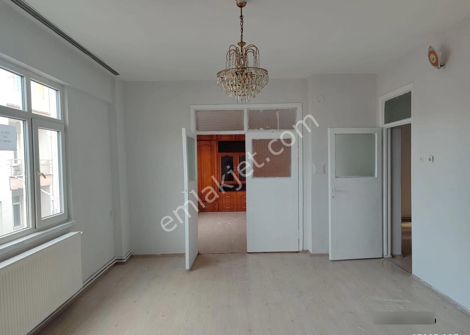 Aytaş Emlaktan İlkadım Reşadiye Mah.de Satılık 3+1 Daire - Görsel 4