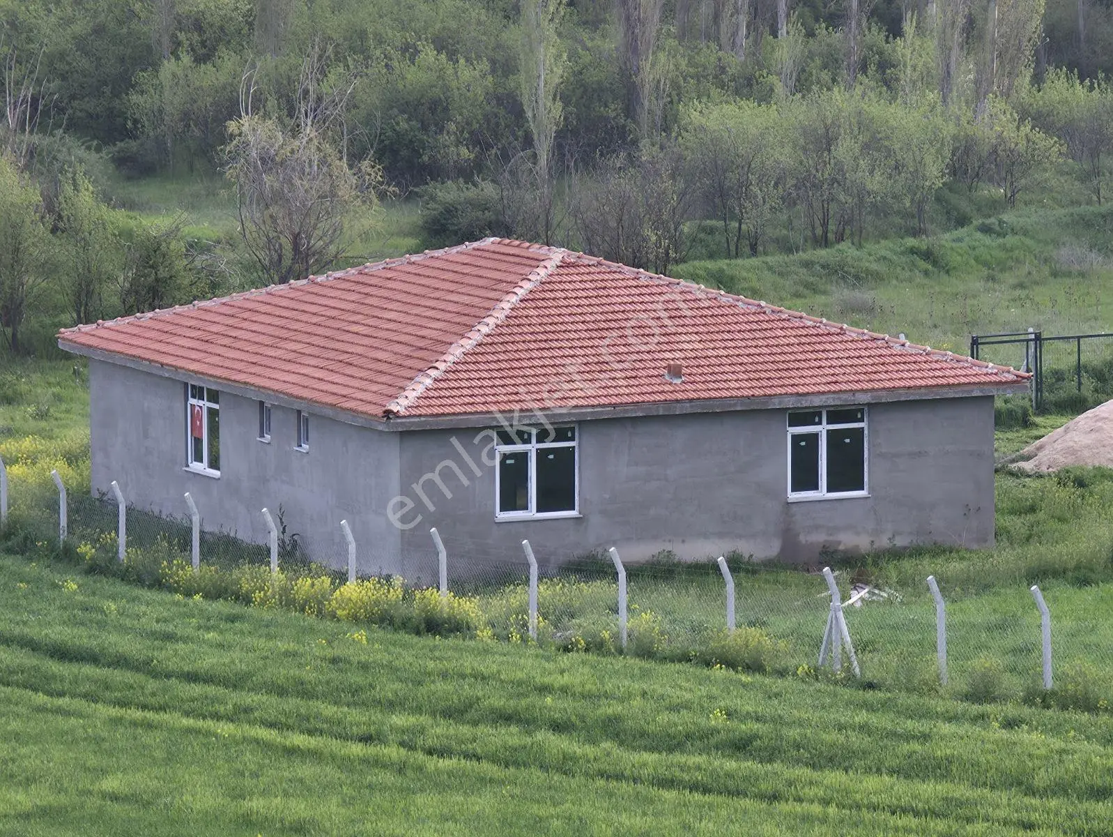 Rw Nestten Satılık Projeli Ev Ve 3200 M2 Arsası