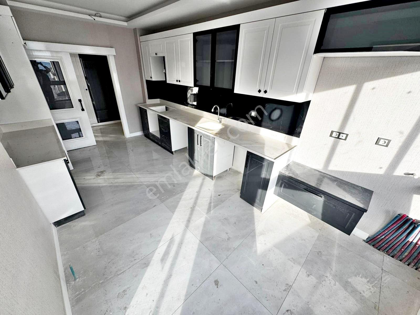 Ayvalı Sancaktepede Arakat E.banyo Acil Satılık Sıfır 3+1 Daire_ - Görsel 11