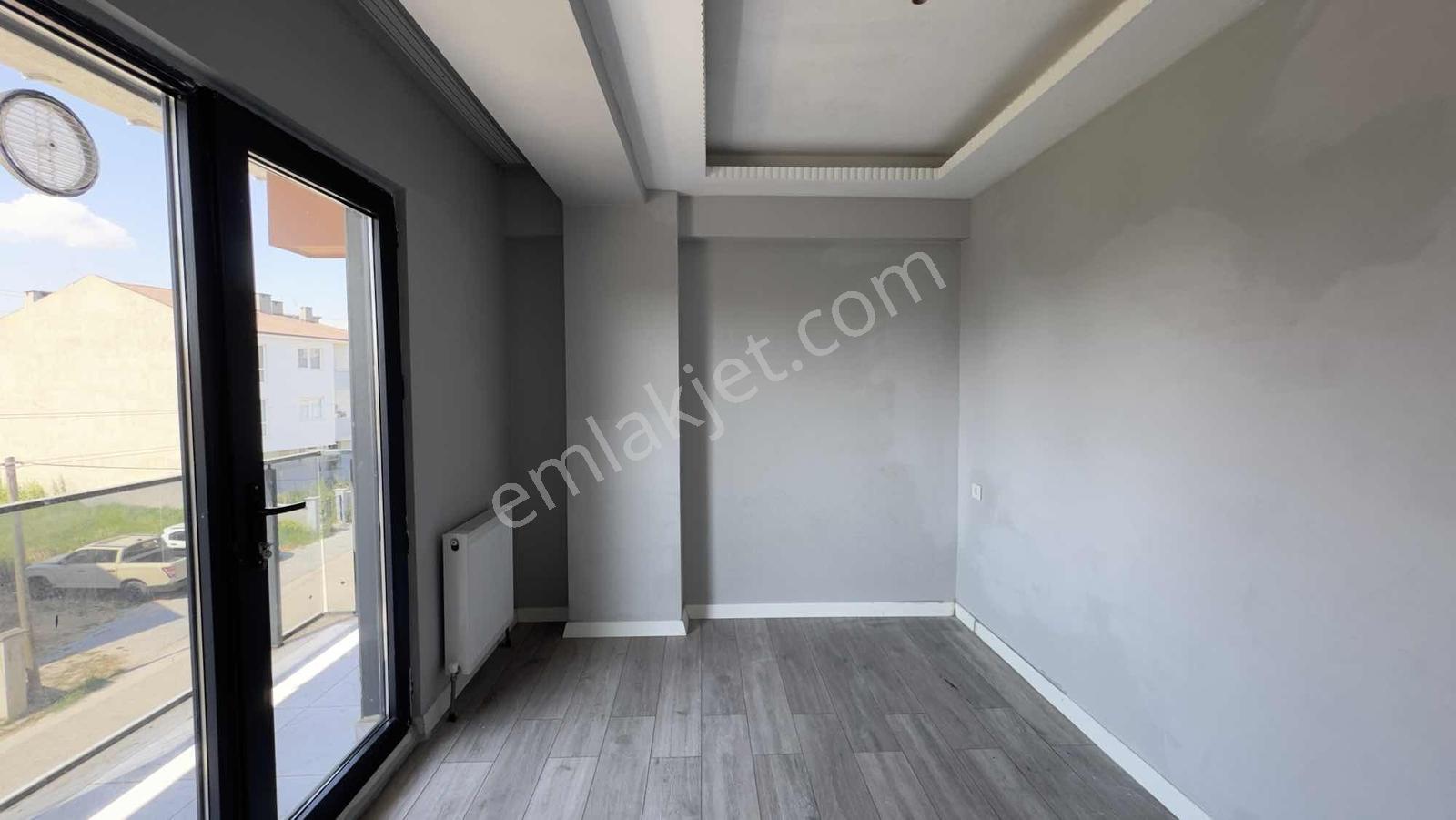 Acill Satılık !!zaferde Villa Bölgesinde 1+1 Daire - Görsel 12