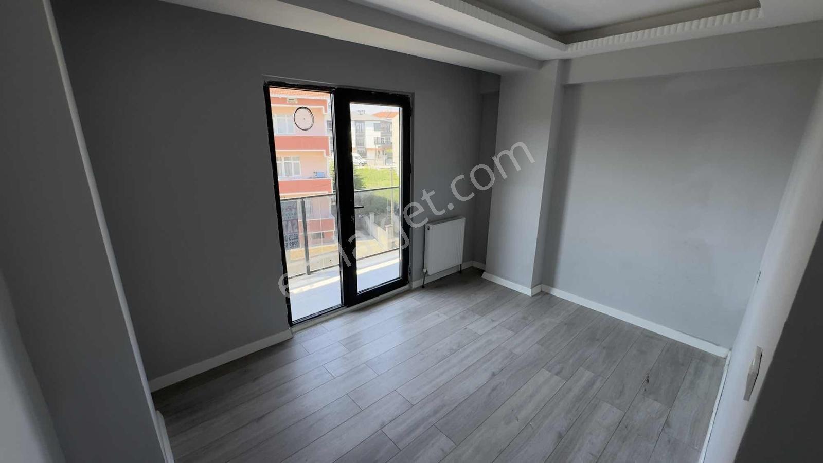 Acill Satılık !!zaferde Villa Bölgesinde 1+1 Daire - Görsel 14
