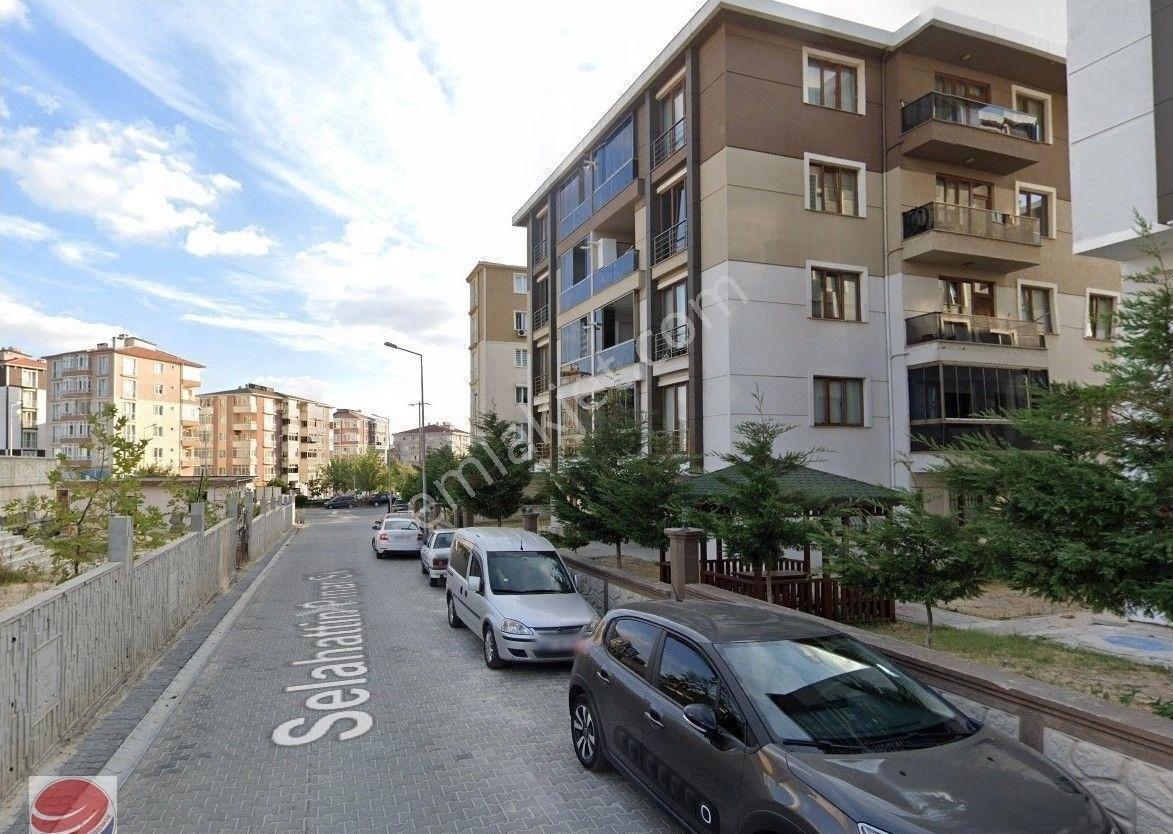 Muhittin Mah.gold Ciyt Sitesinde 3+1 Satılık Zemin Kat Daire