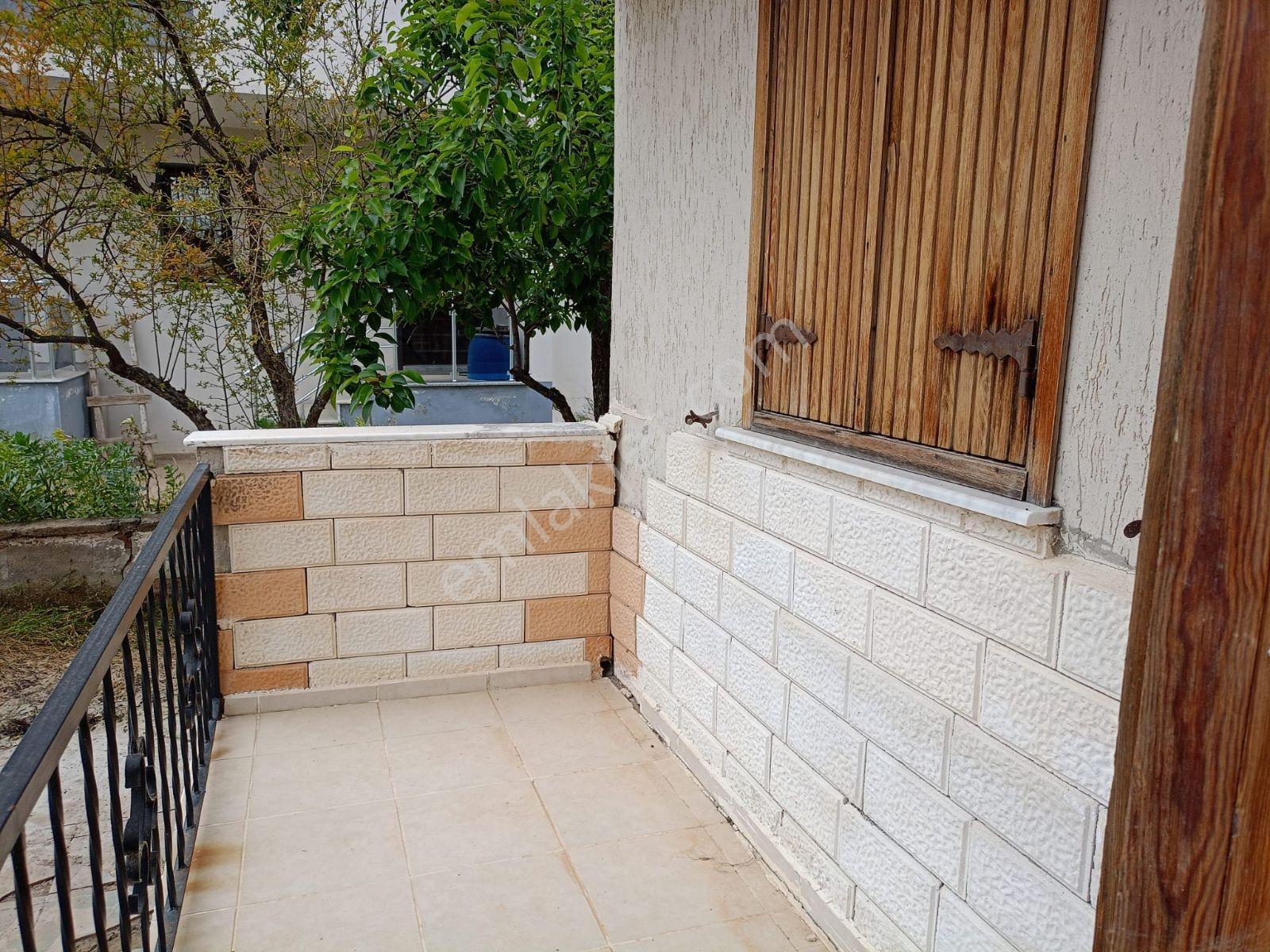 Cumhuriyet Mahallesinde İkiz Nizam Satılık Villa - Görsel 23