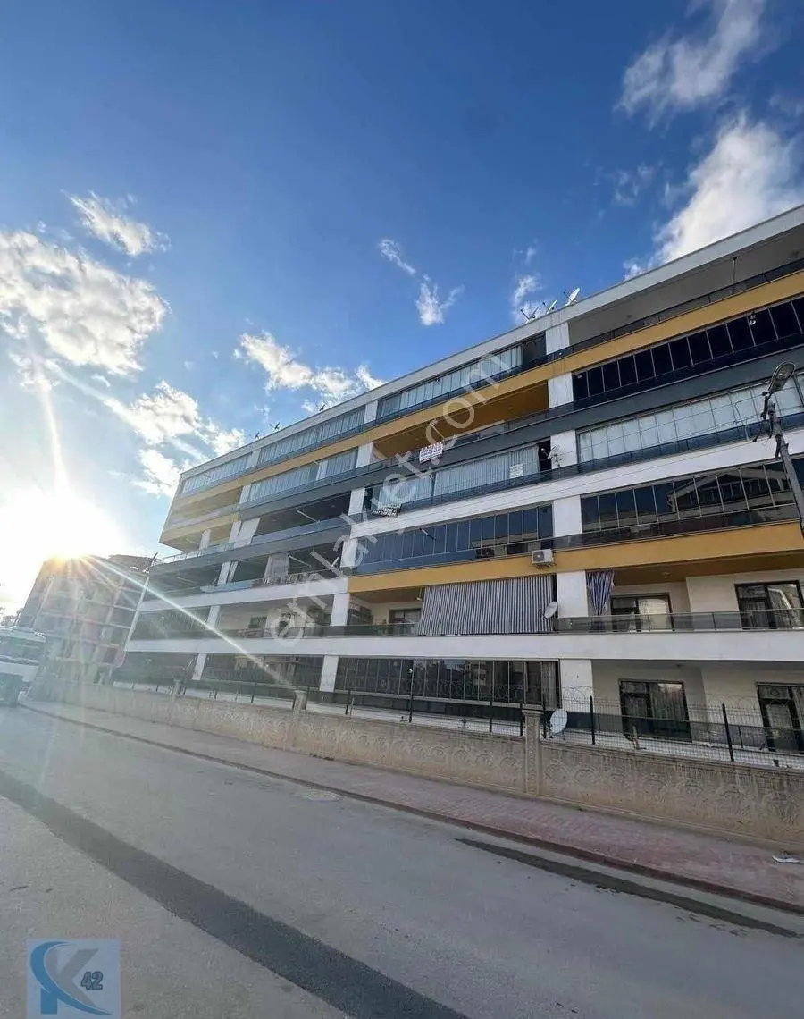 Kule 42 Emlak'tan Erenler Mah. Siteiçi Arakat 3+1 Satılık Daire