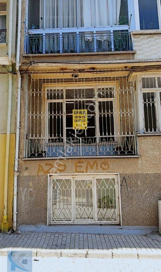 Anıt Devlet Tiyatro Arkası Arakat Kombili