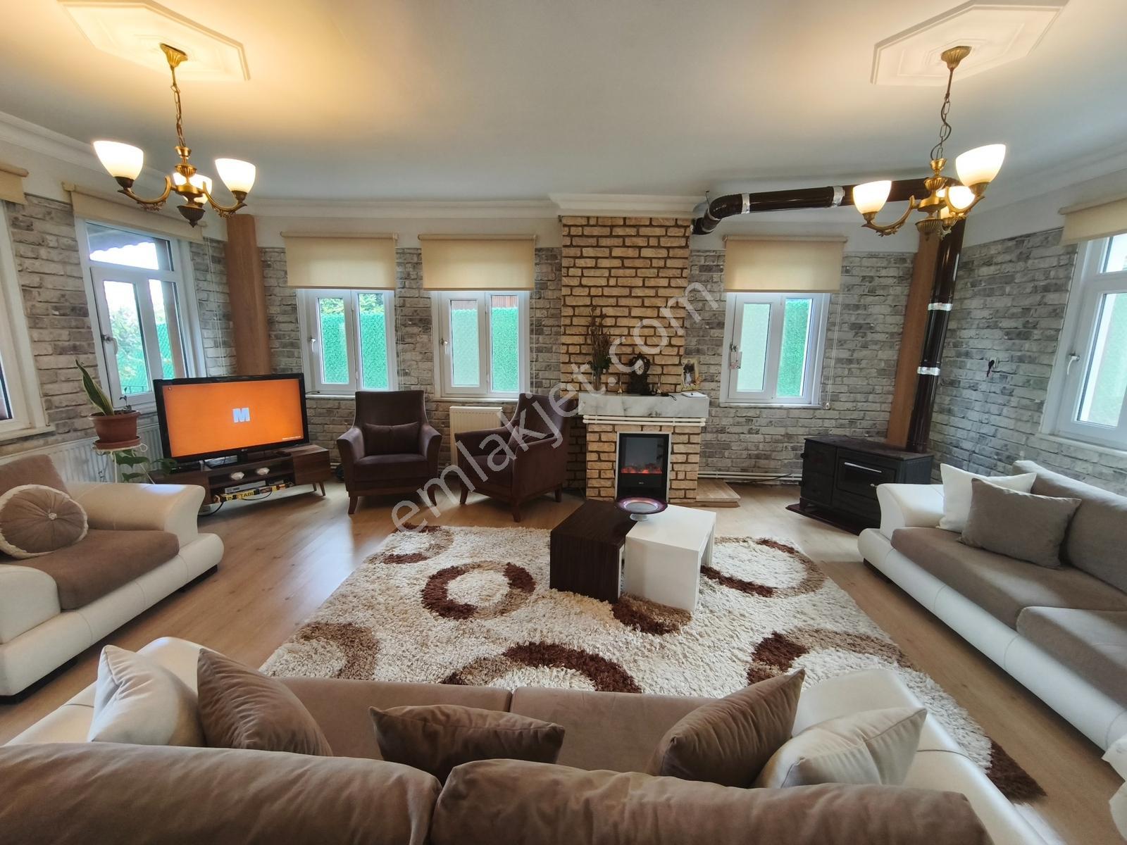 Silivri Büyüksinekli'de 650m² İçinde Bakımlı Tripleks Villa - Görsel 7