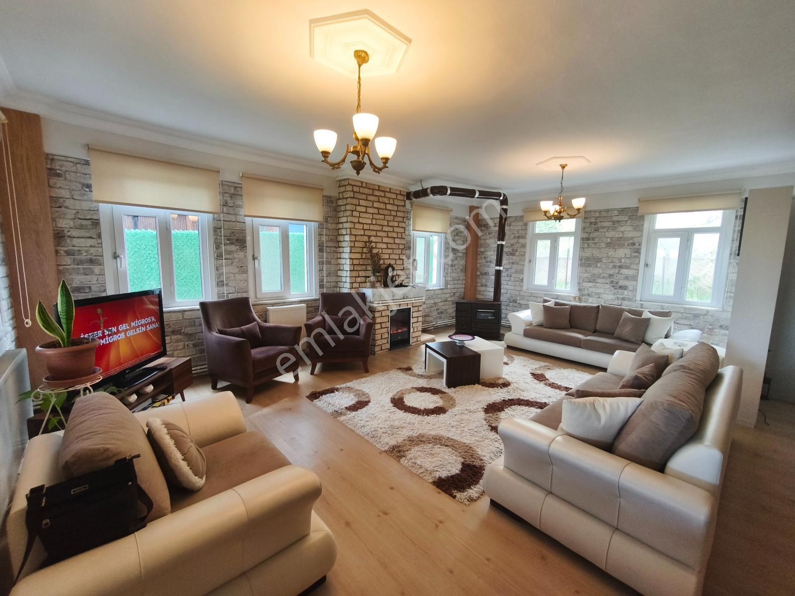 Silivri Büyüksinekli'de 650m² İçinde Bakımlı Tripleks Villa - Görsel 33