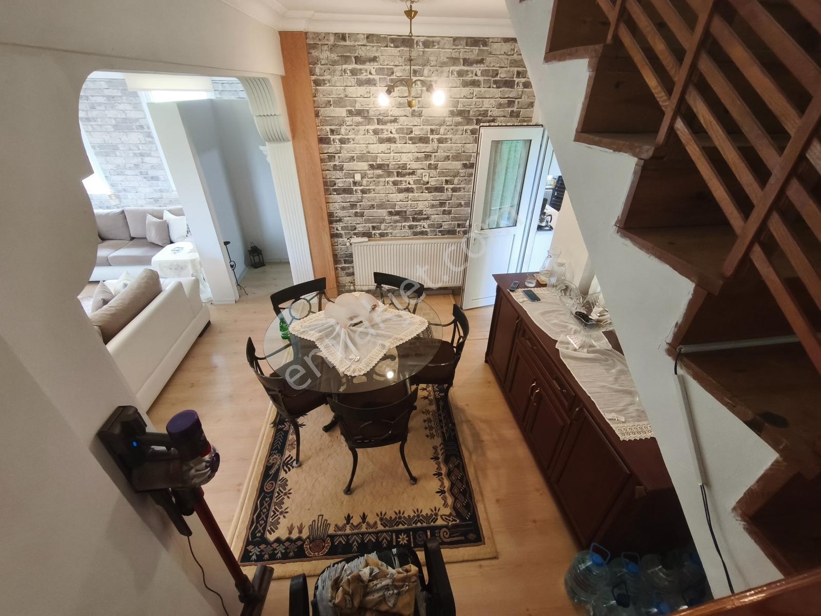Silivri Büyüksinekli'de 650m² İçinde Bakımlı Tripleks Villa - Görsel 5