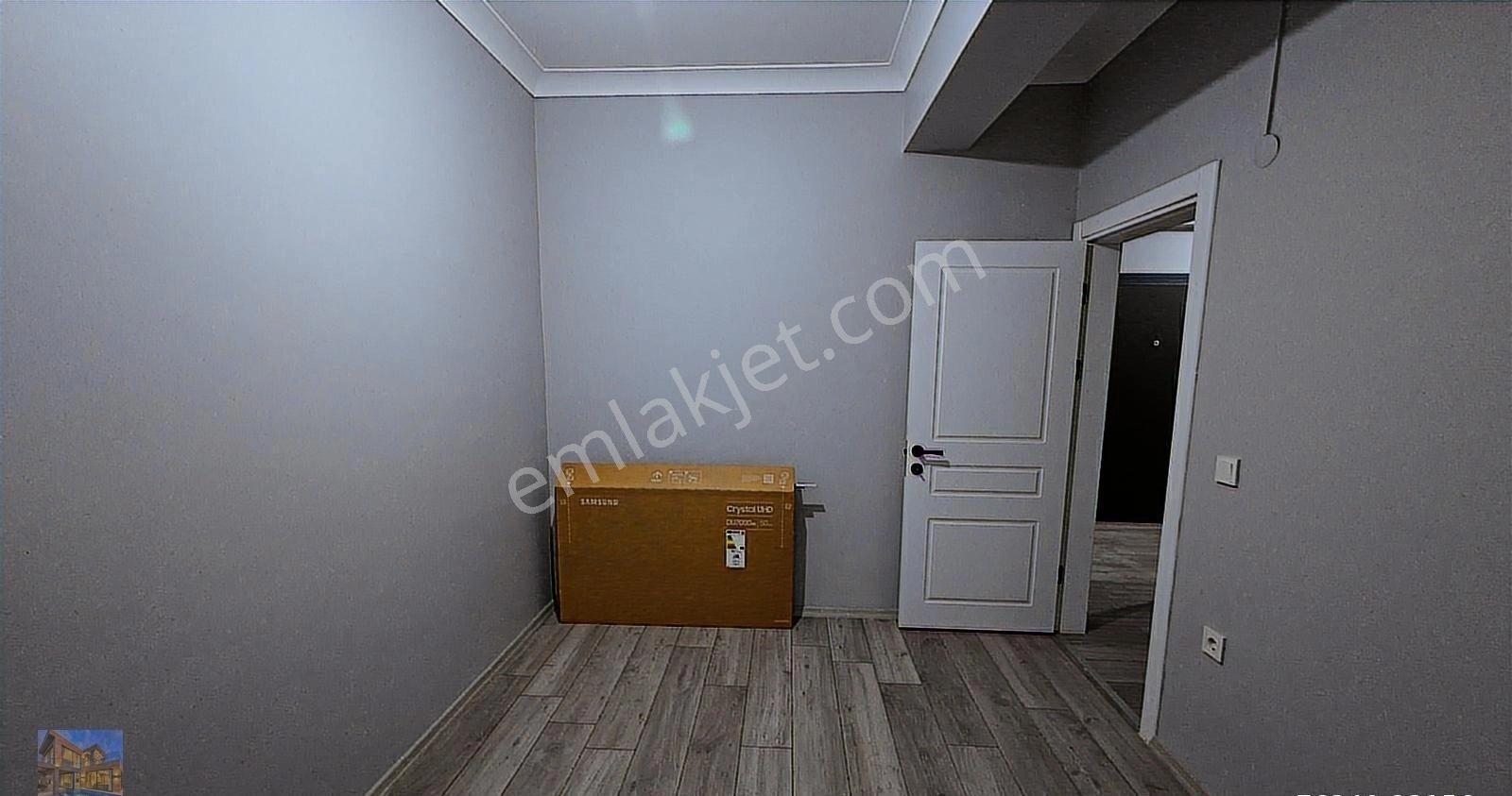 Sakarya Karasu Müstakil Bahçeli Verandalı Ön Cephe Fırsat Daire - Görsel 23