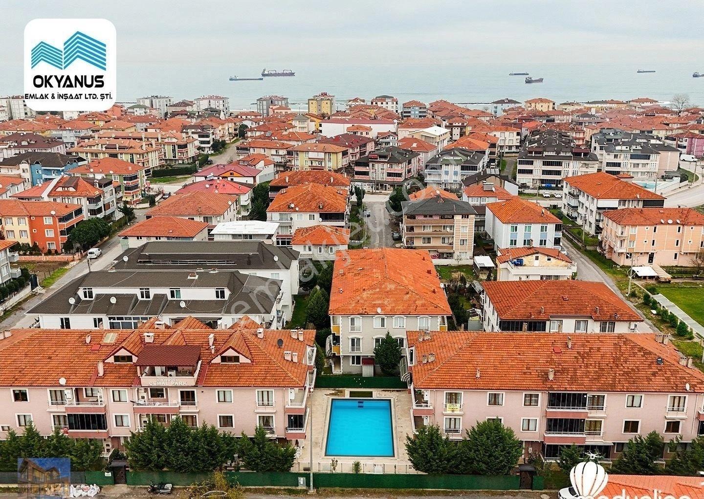 Karasu'da Plaja 300 Metrede Havuzlu Ara Kat 2+1 Daire