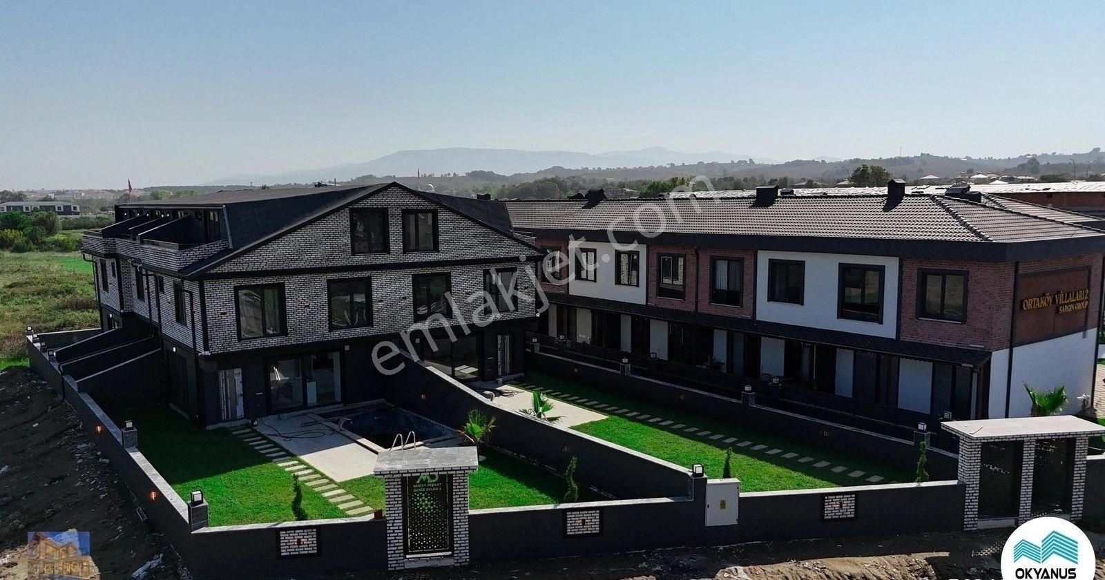 Denize Manzaralı Havuzlu Bol Pazarlıklı Geniş Bahçeli Villa - Görsel 11
