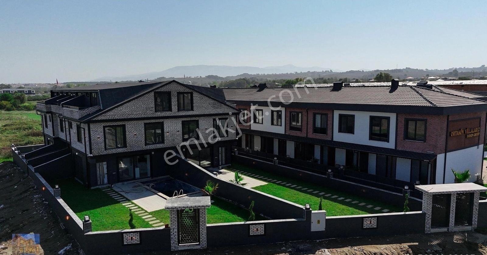 Denize Manzaralı Havuzlu Bol Pazarlıklı Geniş Bahçeli Villa - Görsel 12