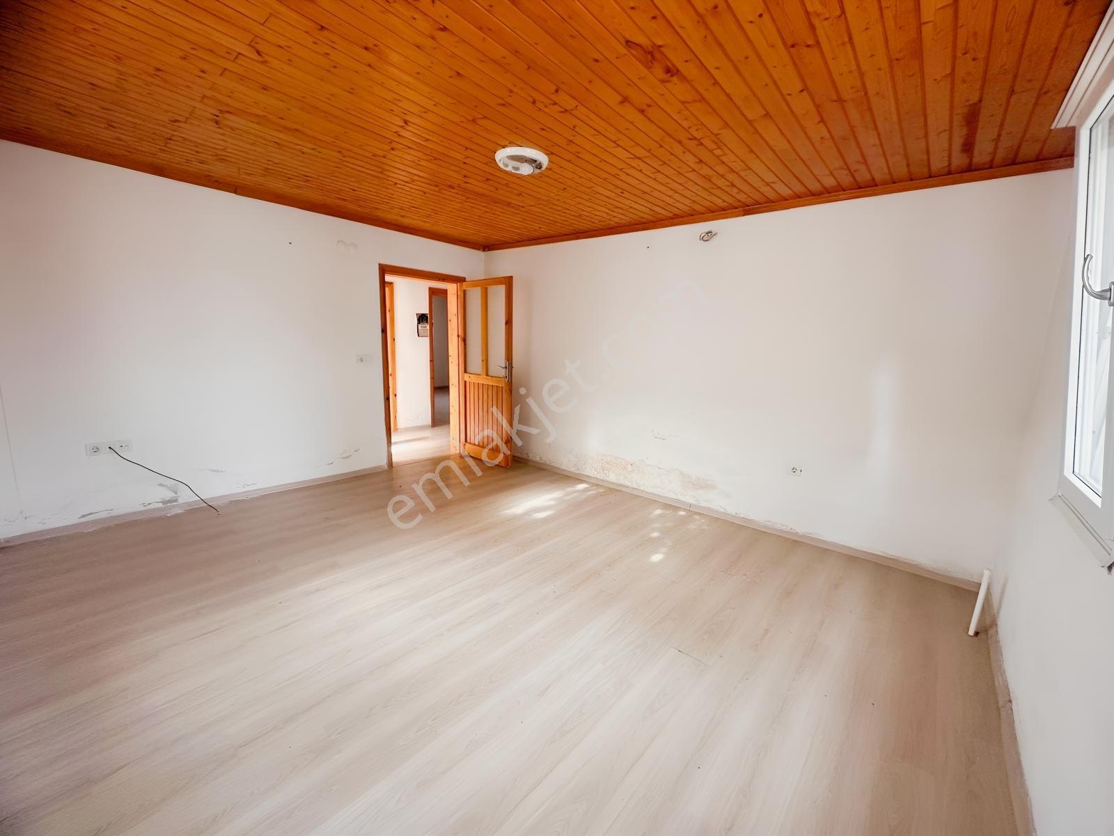 Foça Yenibağarası Mah. Kiralık 2+1 Müstakil Ev - Görsel 24