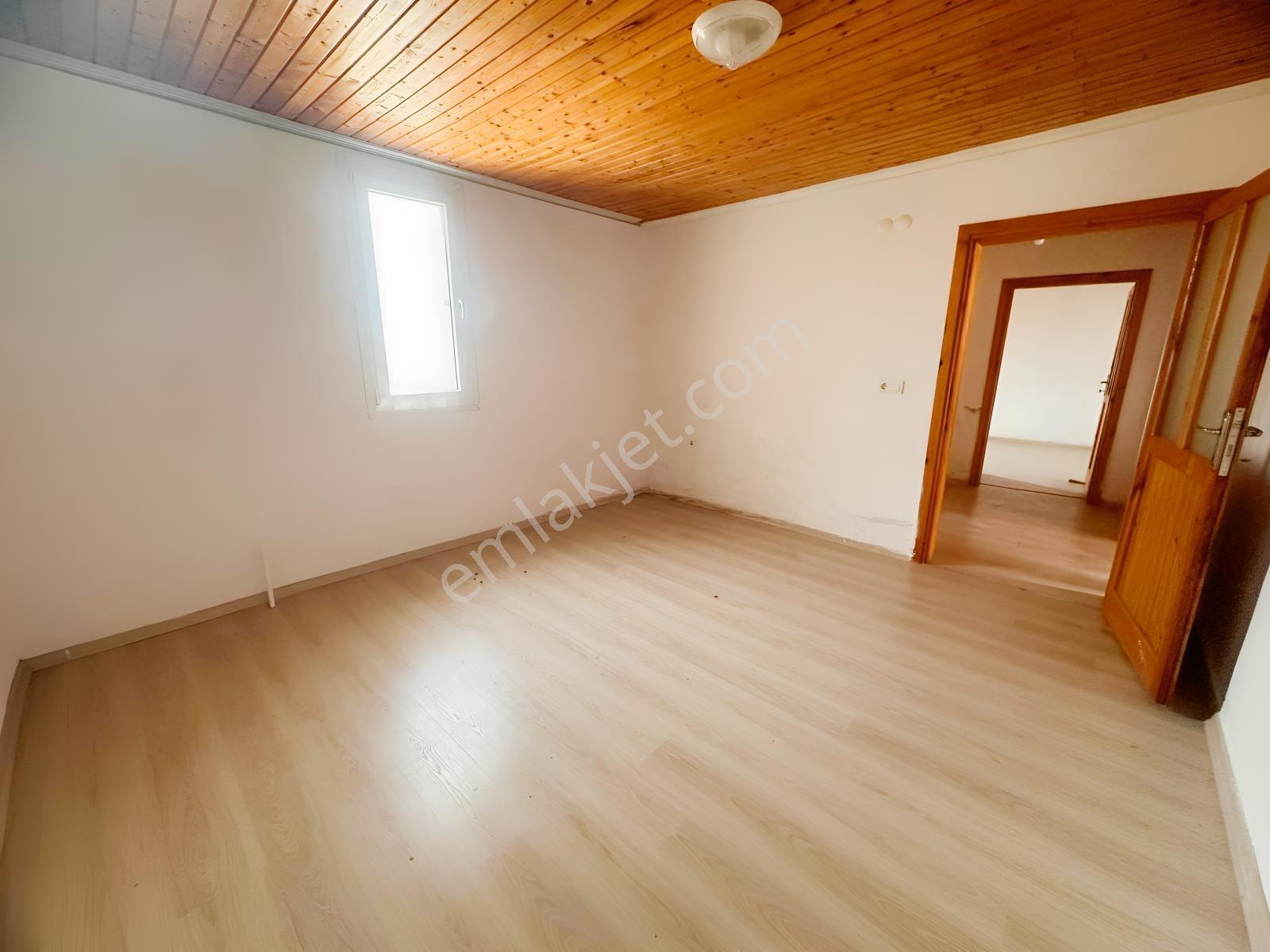 Foça Yenibağarası Mah. Kiralık 2+1 Müstakil Ev - Görsel 13