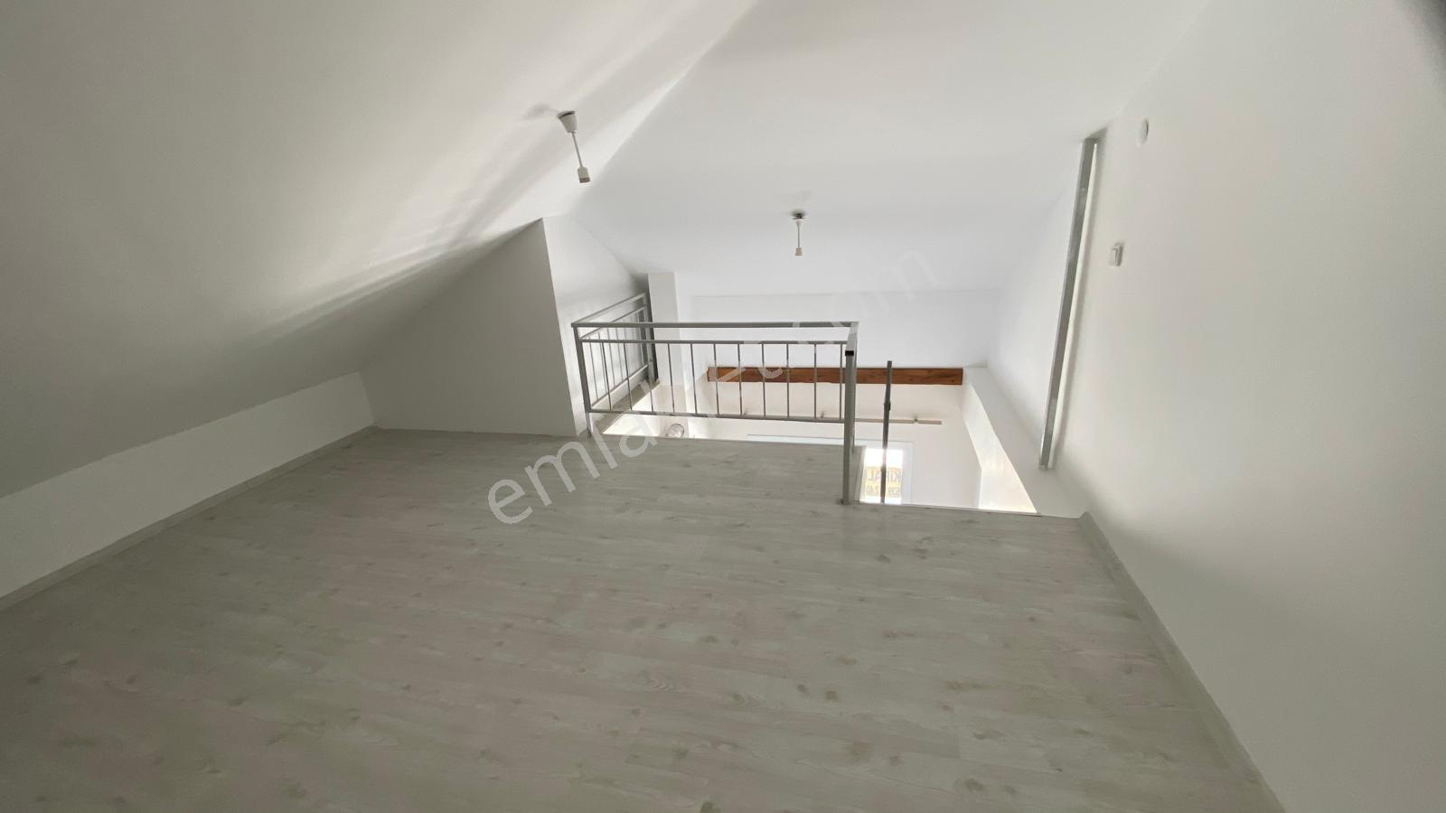 Uzun Emlak'tan Muradiye'de Kiralık Loft Daire - Görsel 15