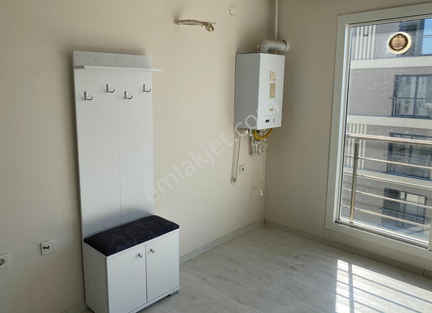 Uzun Emlak'tan Muradiye'de Cumhuriyet İöo Yanı 1+1 Loft Daire - Görsel 14
