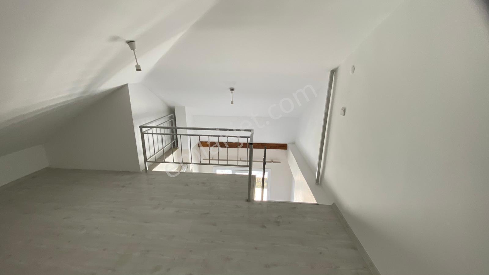 Uzun Emlak'tan Muradiye'de Kiralık Loft Daire - Görsel 16