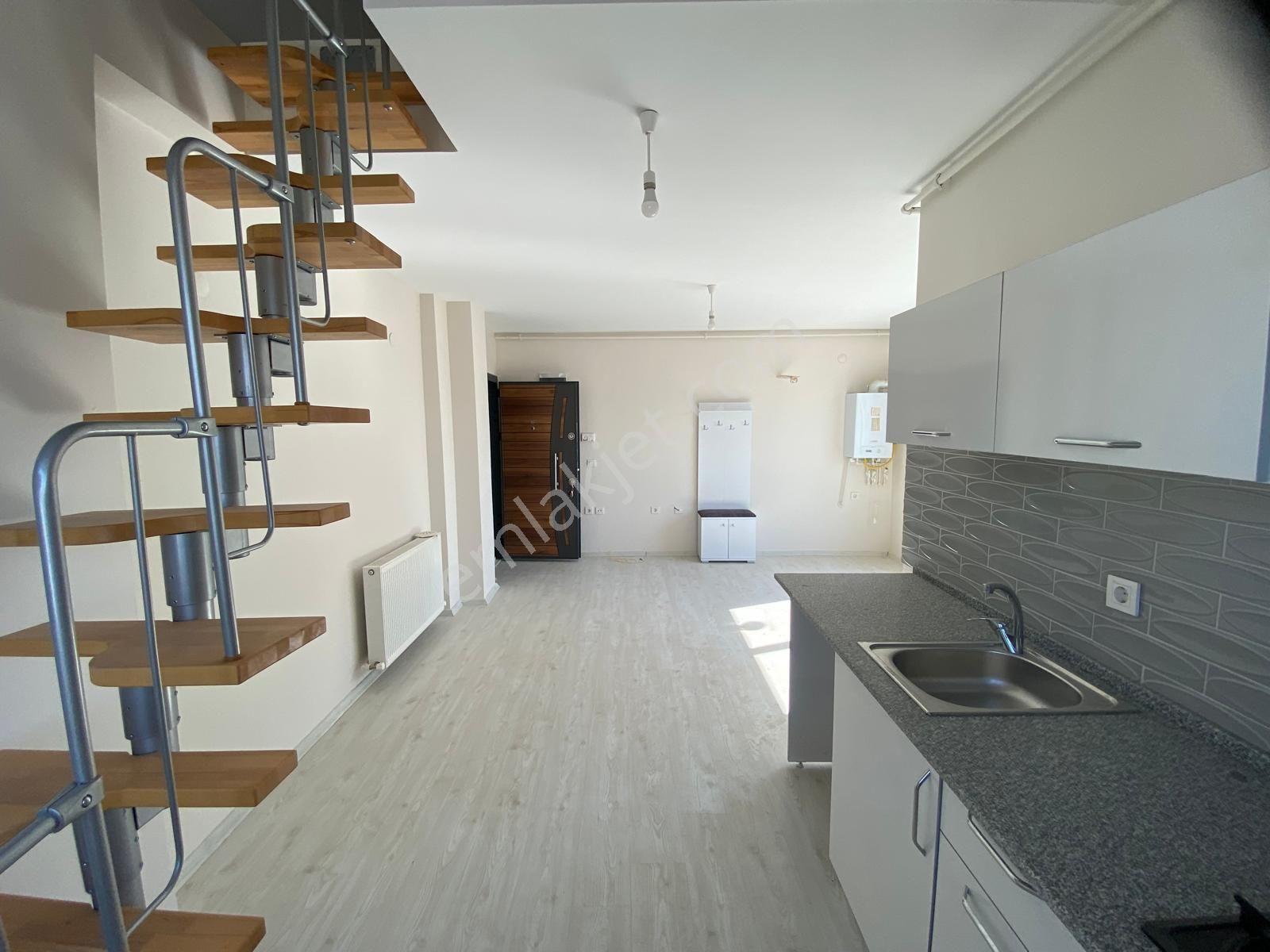 Uzun Emlak'tan Muradiye'de Cumhuriyet İöo Yanı 1+1 Loft Daire - Görsel 30