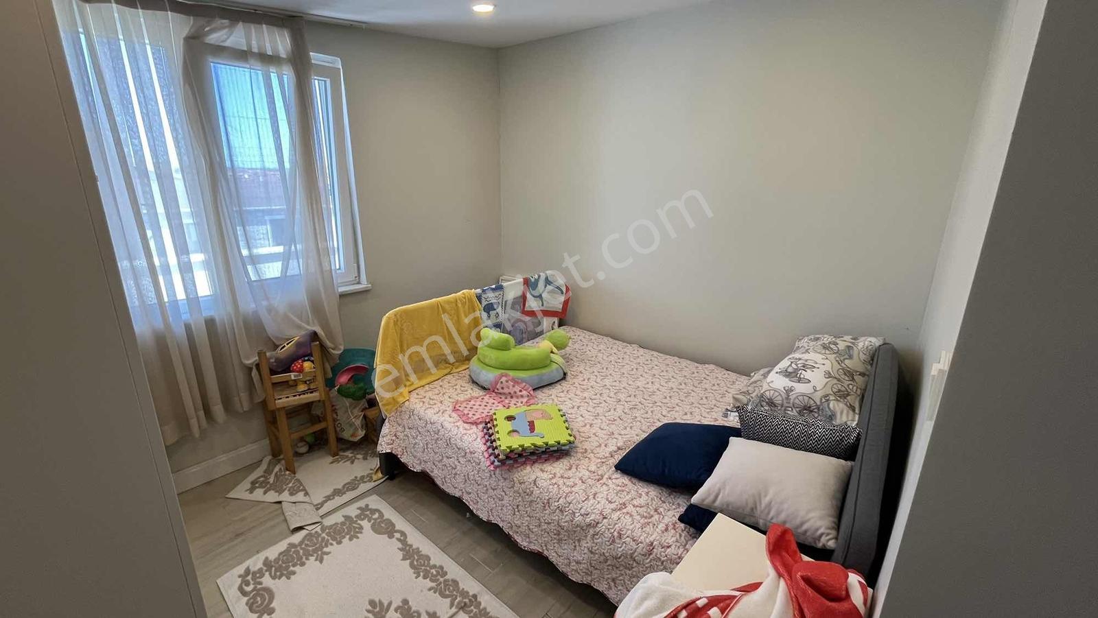 Silivri Semizkum'da Eşsiz Konumlu Denize Sıfır Triplex Villa - Görsel 28