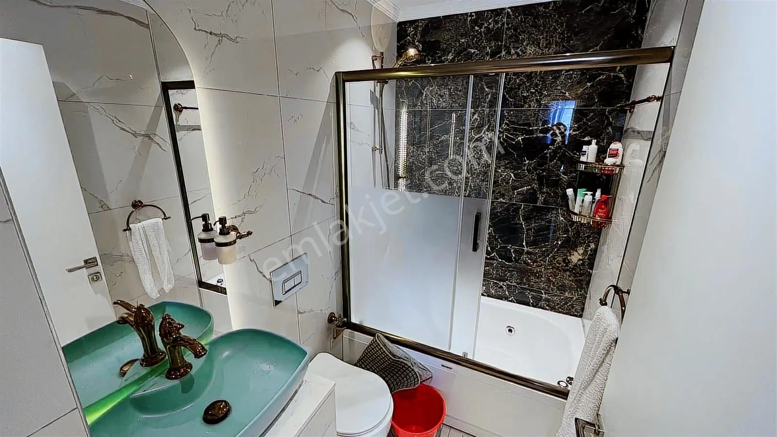 Silivri Semizkum'da Eşsiz Konumlu Denize Sıfır Triplex Villa - Görsel 6