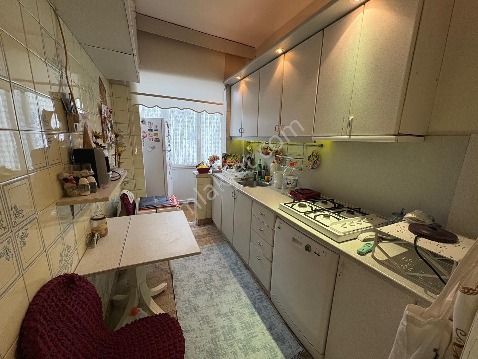 Büyükesat Saniye Sokakta Kombili,ön Cephe Büro Ofise Uygun 3+1 - Görsel 2