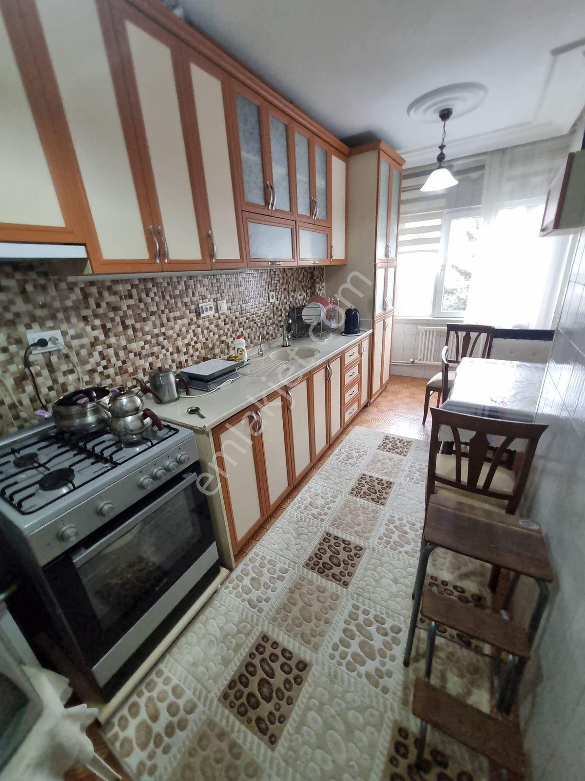 Serhat'ta Site İçinde Ara Katta Bakımlı 3+1 Daire - Görsel 2