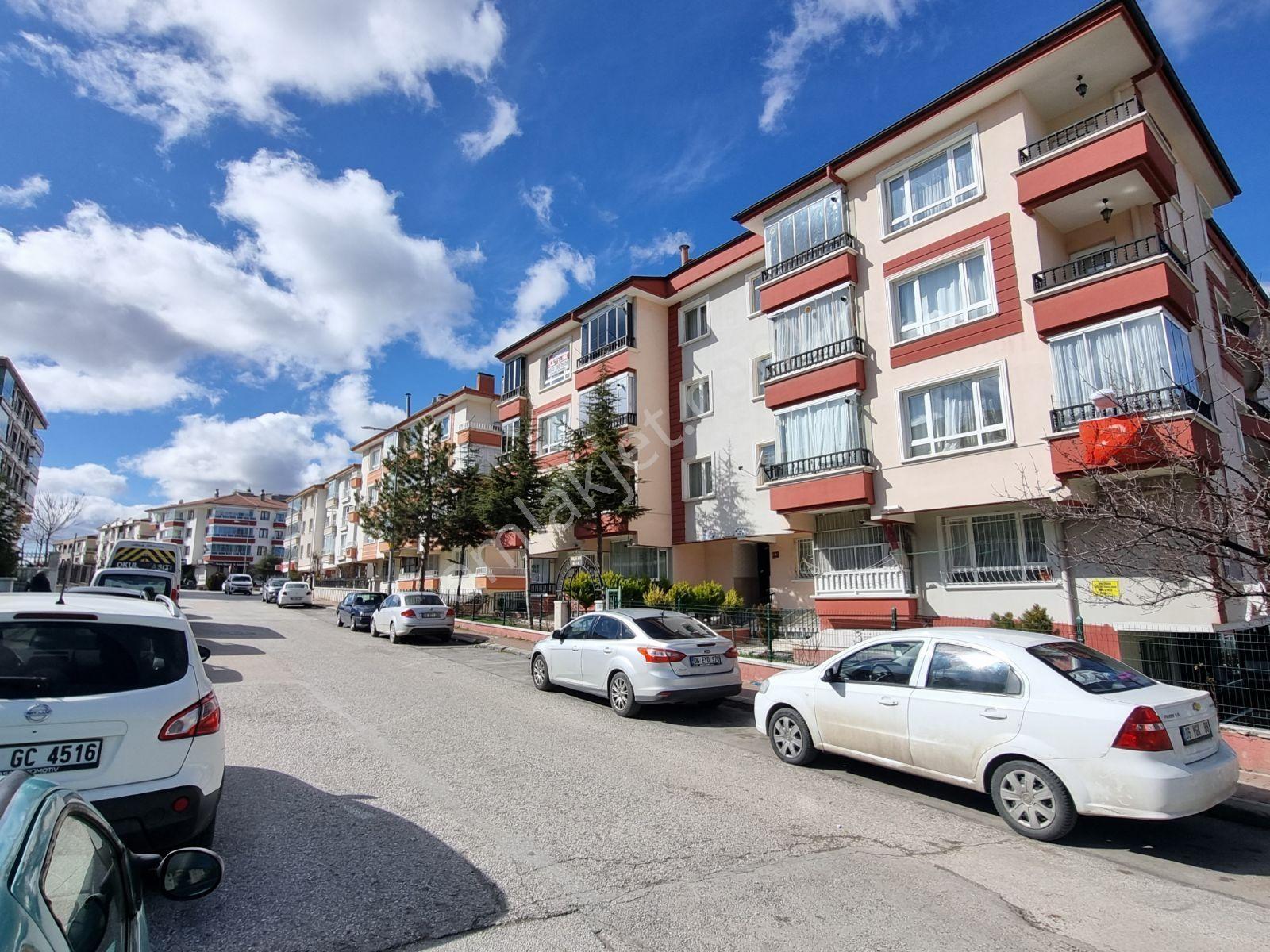 İçi Sıfır Lüks Yapılı 3+1 Katta Önü Açık Ferah Daire - Görsel 20