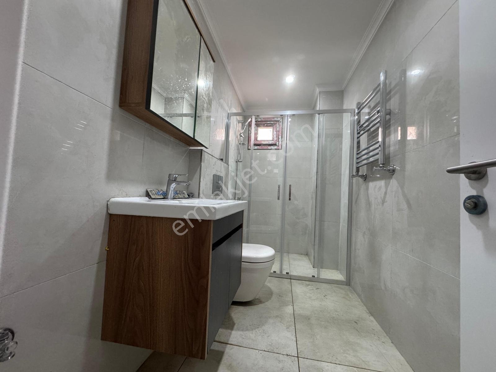 Bahçelievler Merkezde Cadde Üzerinde Otoparklı 1+1 Satılık Daire - Görsel 12